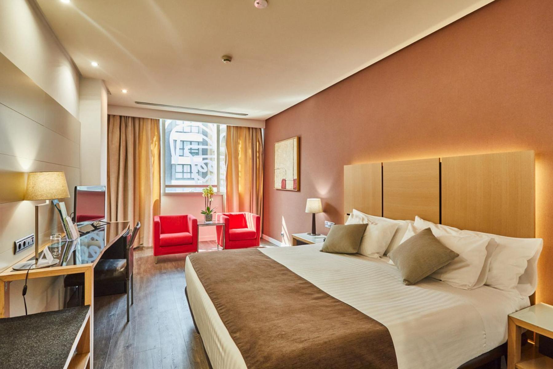 Silken Puerta 4*